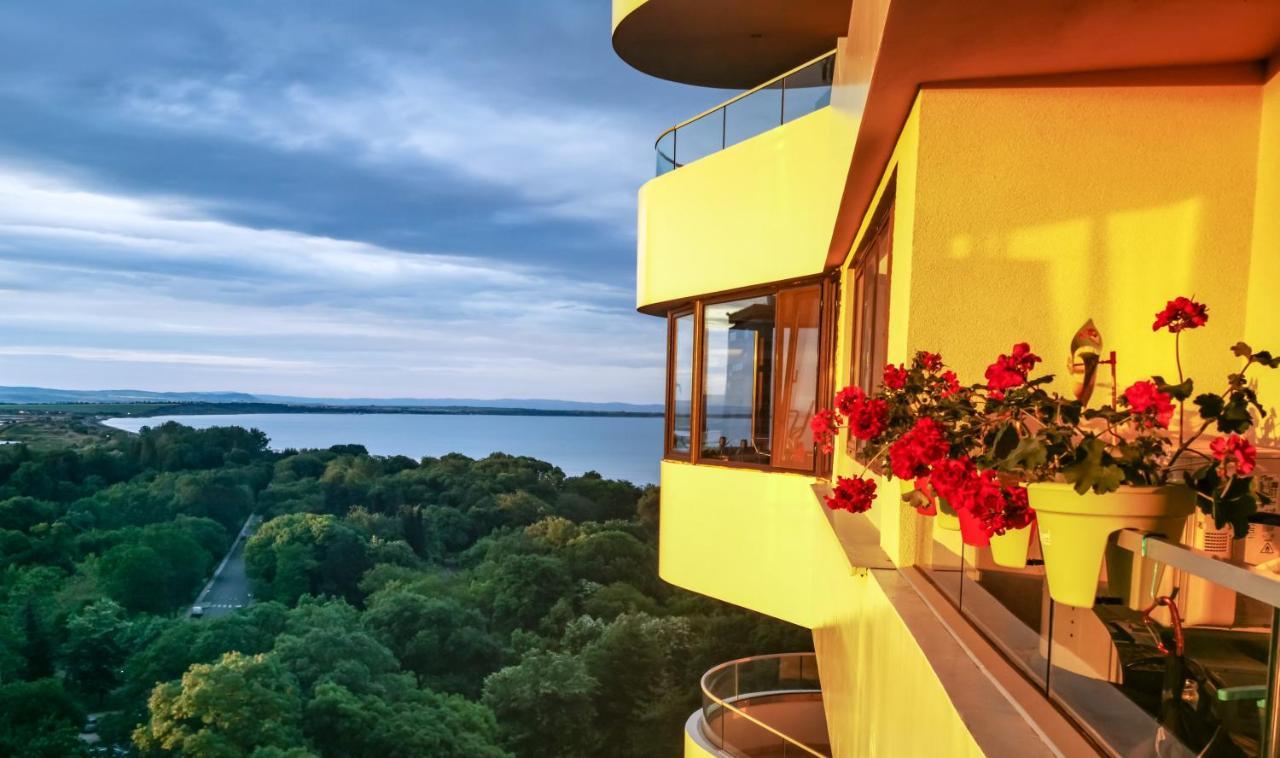 Luxury Apartments Alix Burgas City Eksteriør billede